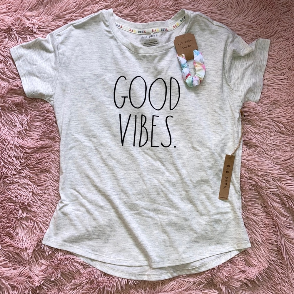 Rae Dunn Good Vibes T-shirt size S